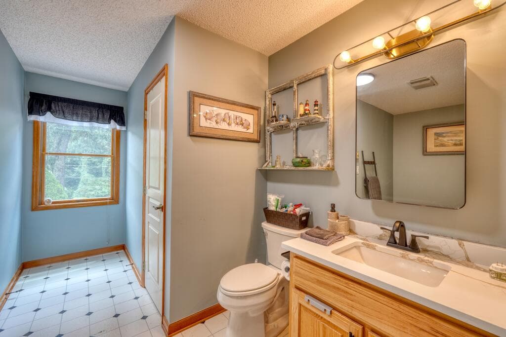 39 Mccracken Cove Road, Hayesville NC 28904 - Photo