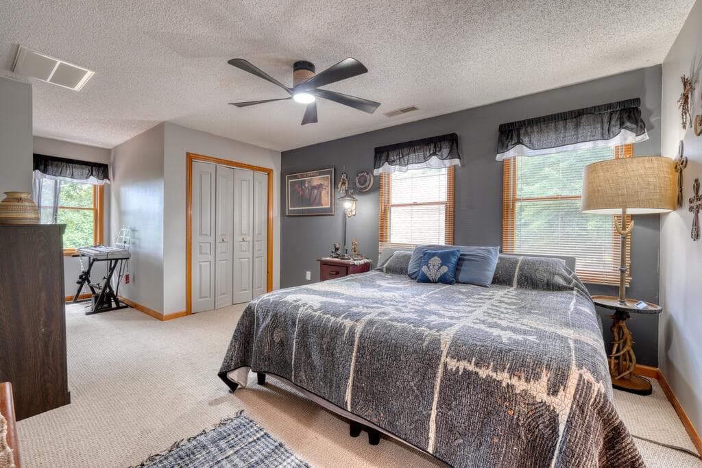 39 Mccracken Cove Road, Hayesville NC 28904 - Photo