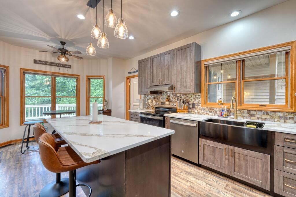 39 Mccracken Cove Road, Hayesville NC 28904 - Photo