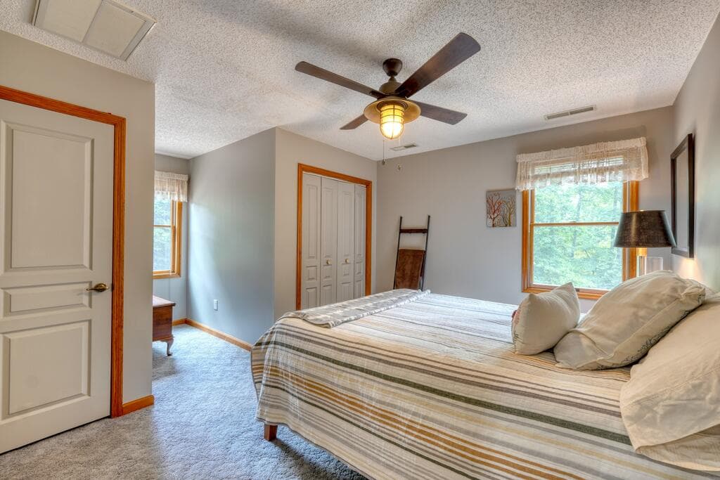 39 Mccracken Cove Road, Hayesville NC 28904 - Photo