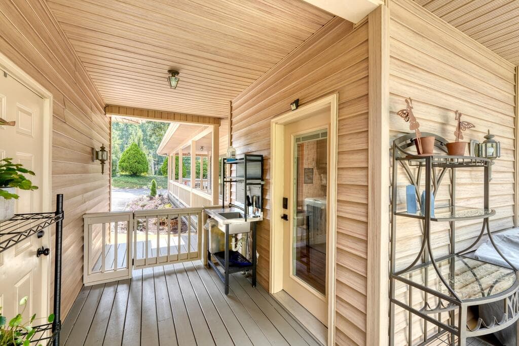 39 Mccracken Cove Road, Hayesville NC 28904 - Photo