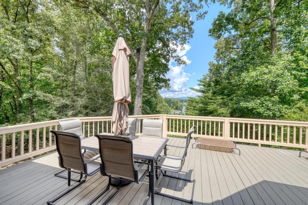 39 Mccracken Cove Road, Hayesville NC 28904 - Photo
