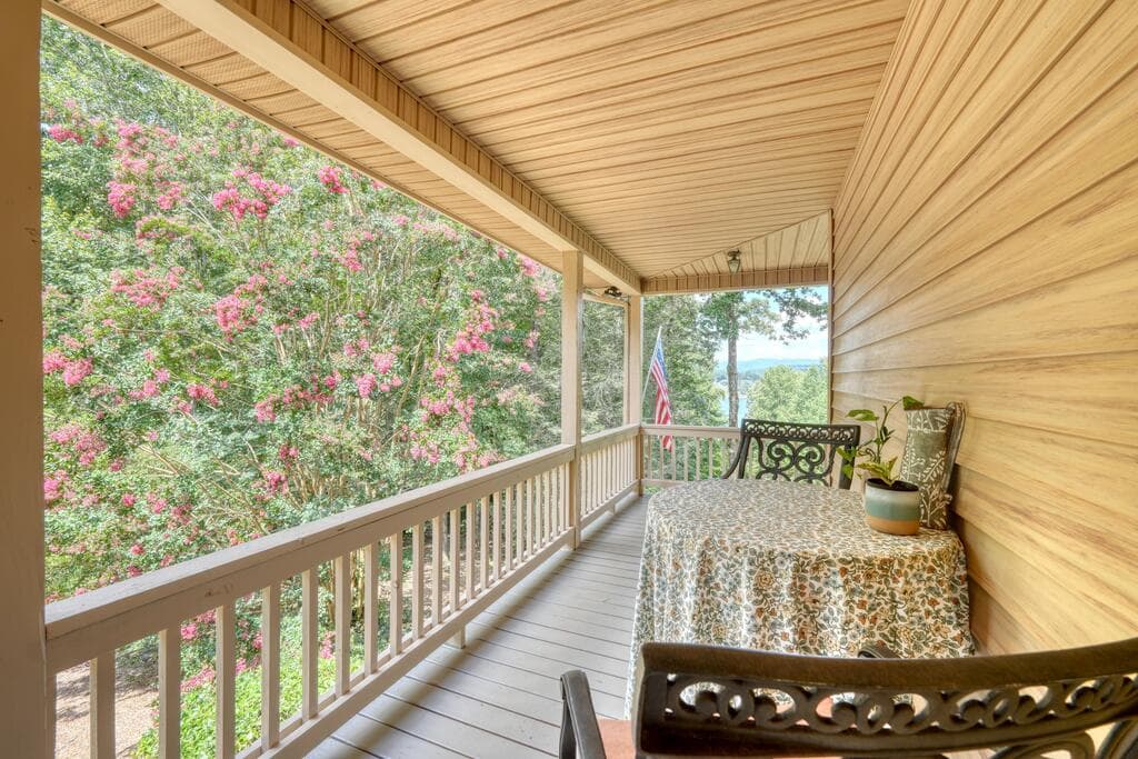 39 Mccracken Cove Road, Hayesville NC 28904 - Photo