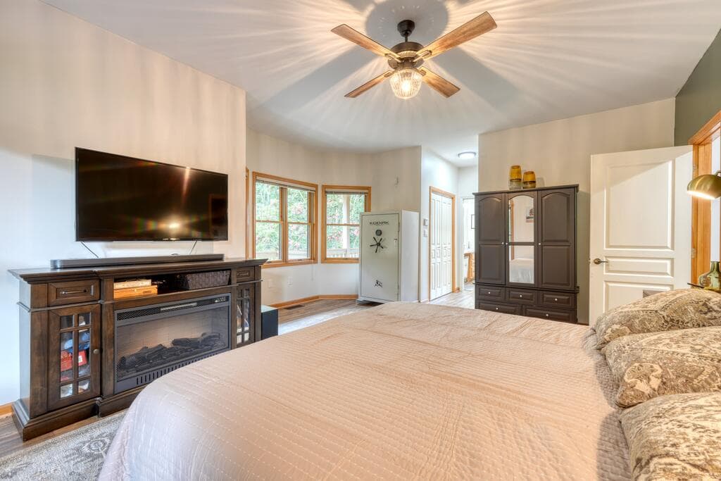 39 Mccracken Cove Road, Hayesville NC 28904 - Photo