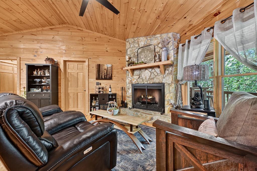 9 Casey Court, Blue Ridge GA 30513 - Photo