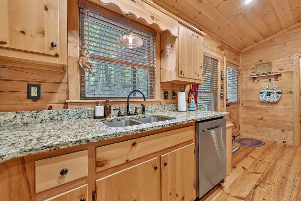 9 Casey Court, Blue Ridge GA 30513 - Photo