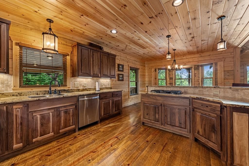 460 Wikle Drive, Ellijay GA 30540 - Photo
