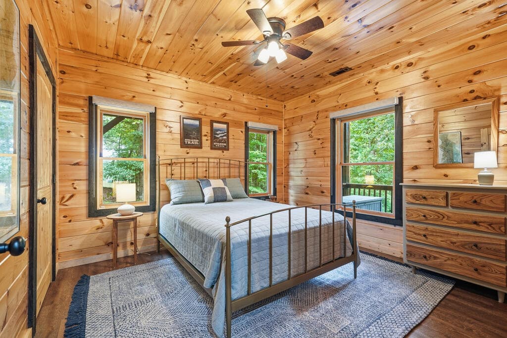 350 Kensington Drive, Mineral Bluff GA 30559 - Photo
