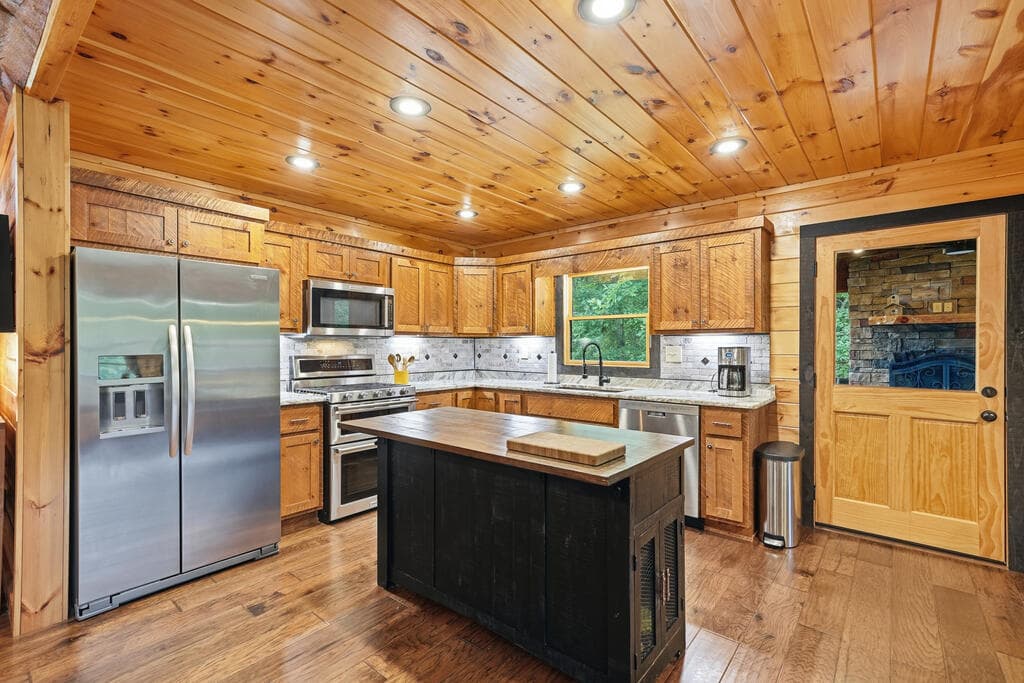 350 Kensington Drive, Mineral Bluff GA 30559 - Photo