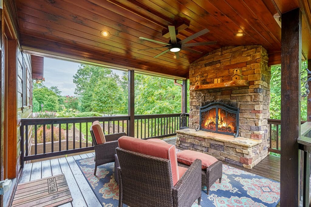 350 Kensington Drive, Mineral Bluff GA 30559 - Photo