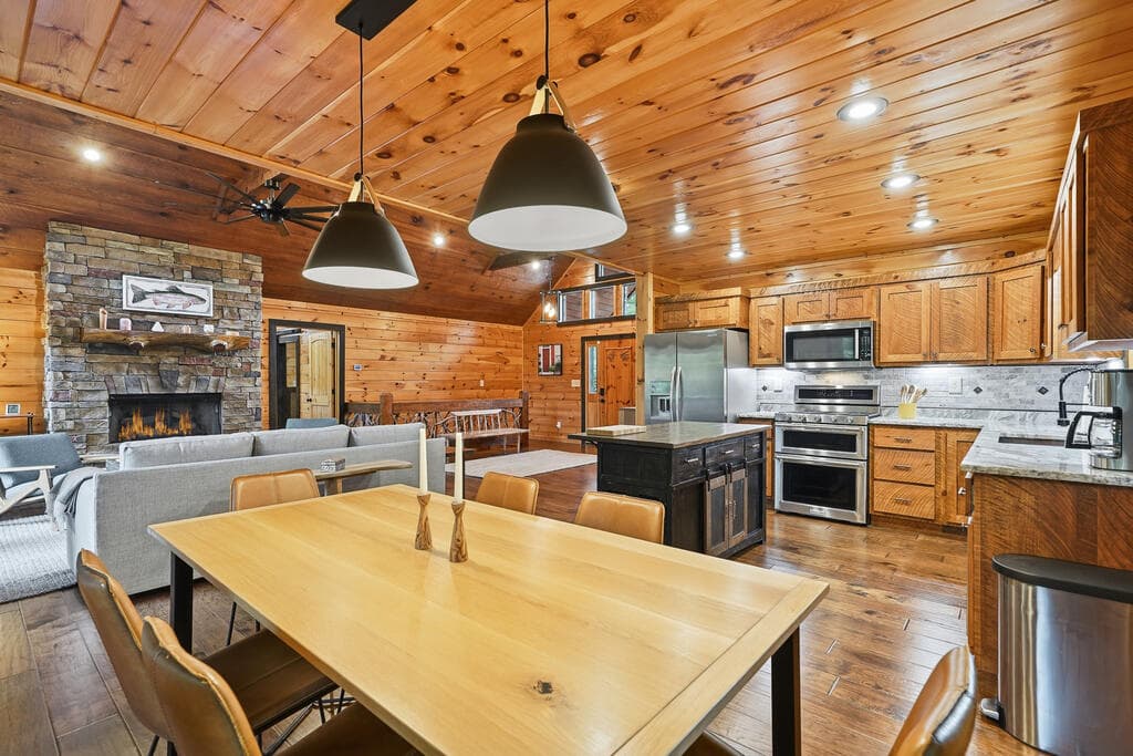 350 Kensington Drive, Mineral Bluff GA 30559 - Photo