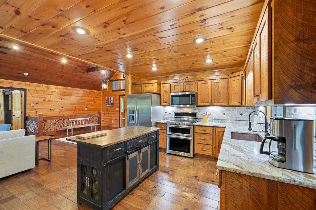 350 Kensington Drive, Mineral Bluff GA 30559 - Photo