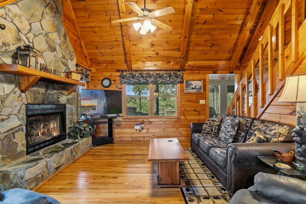 142 Oak Hill Drive, Mineral Bluff GA 30559 - Photo
