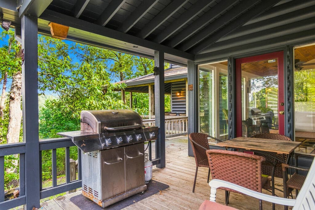 142 Oak Hill Drive, Mineral Bluff GA 30559 - Photo