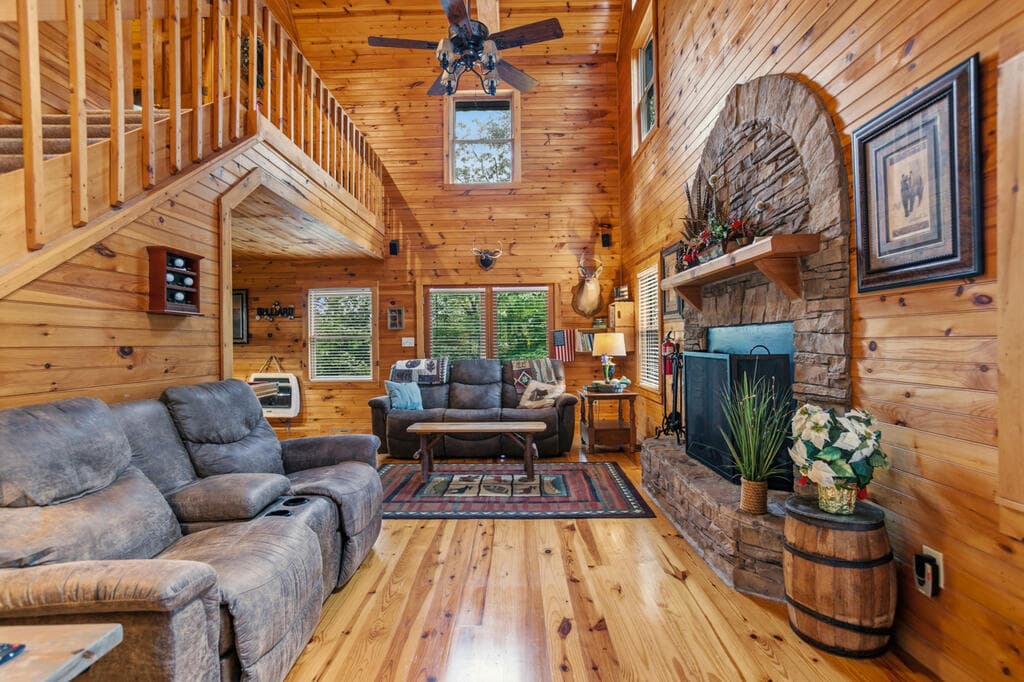 142 Oak Hill Drive, Mineral Bluff GA 30559 - Photo