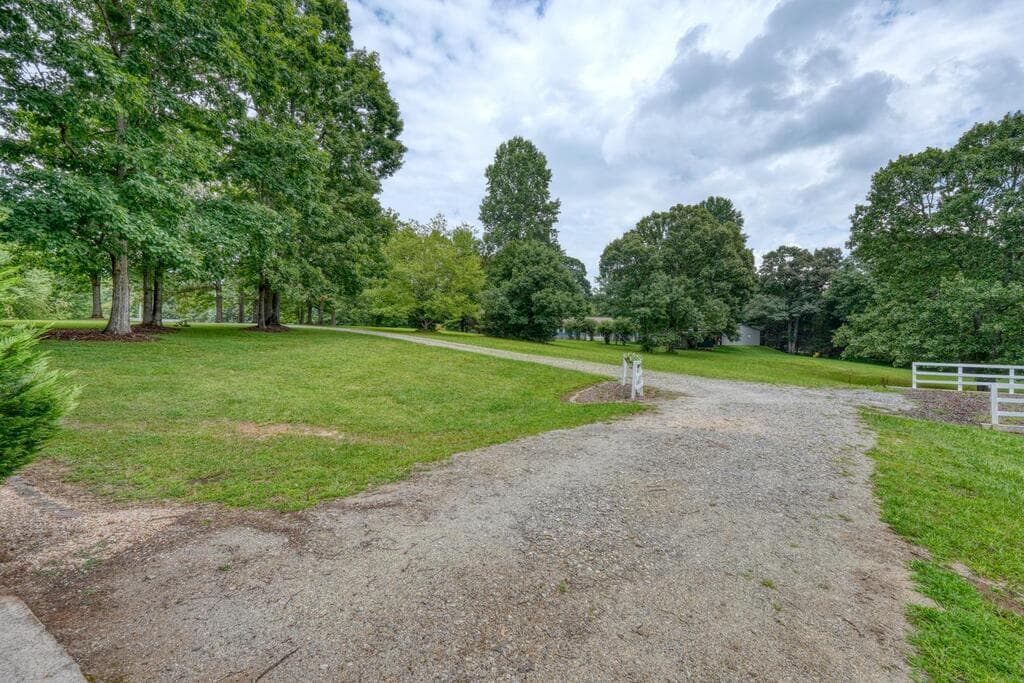 151 Sharp Top Circle, Blairsville GA 30512 - Photo